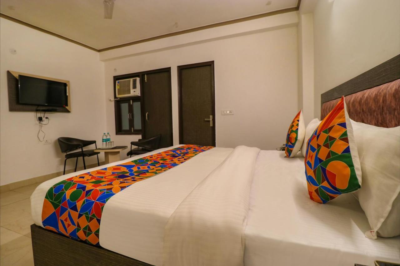 Hotel Fabexpress Dolphin International - Nr Igi Airport New Delhi 3*