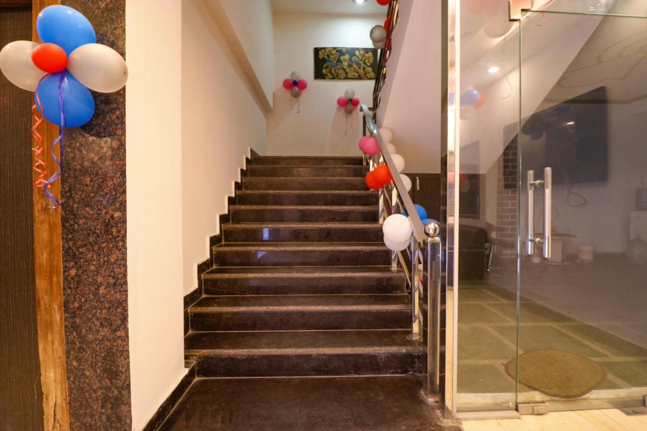 Hotel Fabexpress Dolphin International - Nr Igi Airport New Delhi