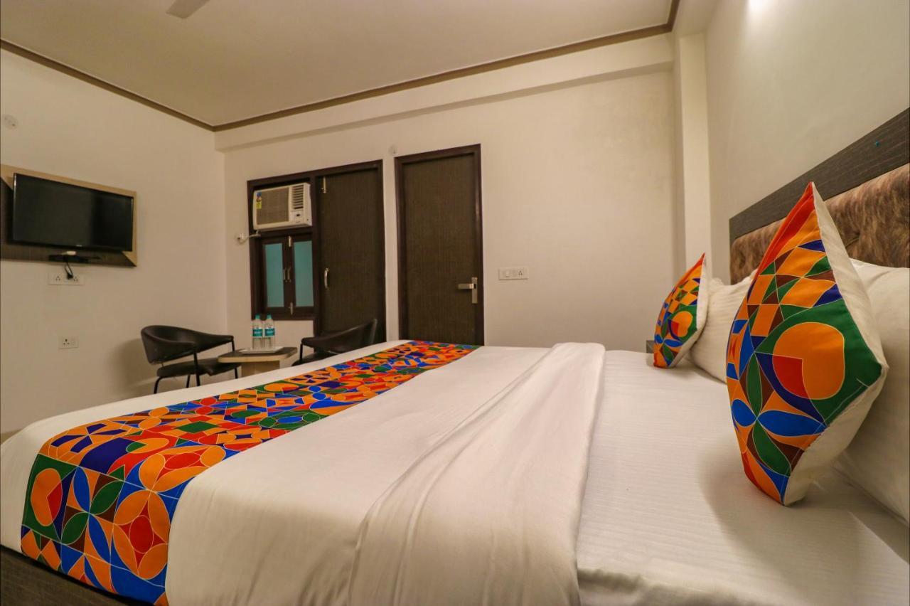 Hotel Fabexpress Dolphin International - Nr Igi Airport New Delhi