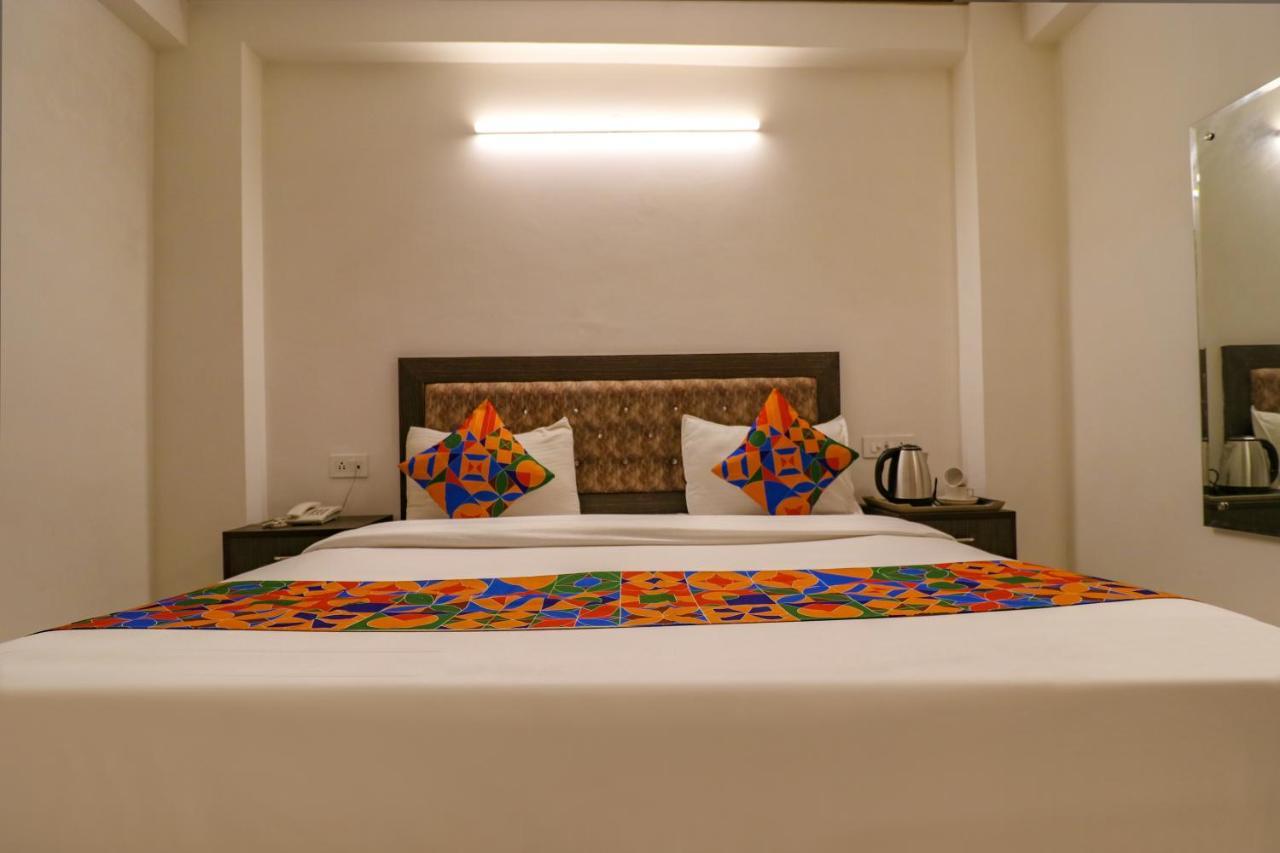 Hotel Fabexpress Dolphin International - Nr Igi Airport New Delhi 3*